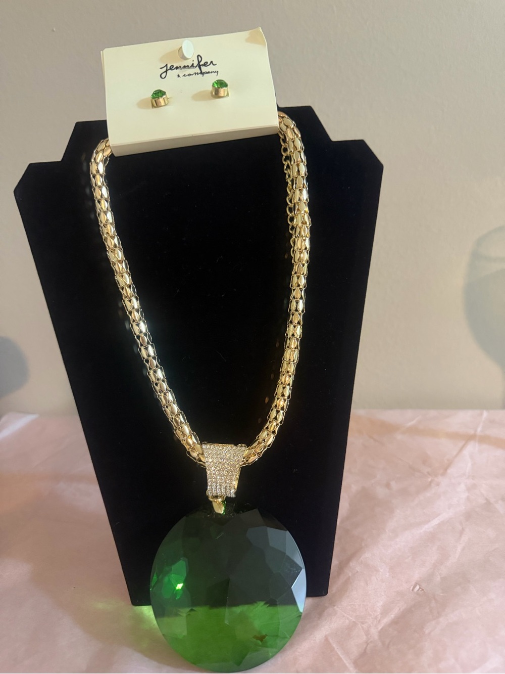 Gold Necklace with Large Green Pendant & Earrings